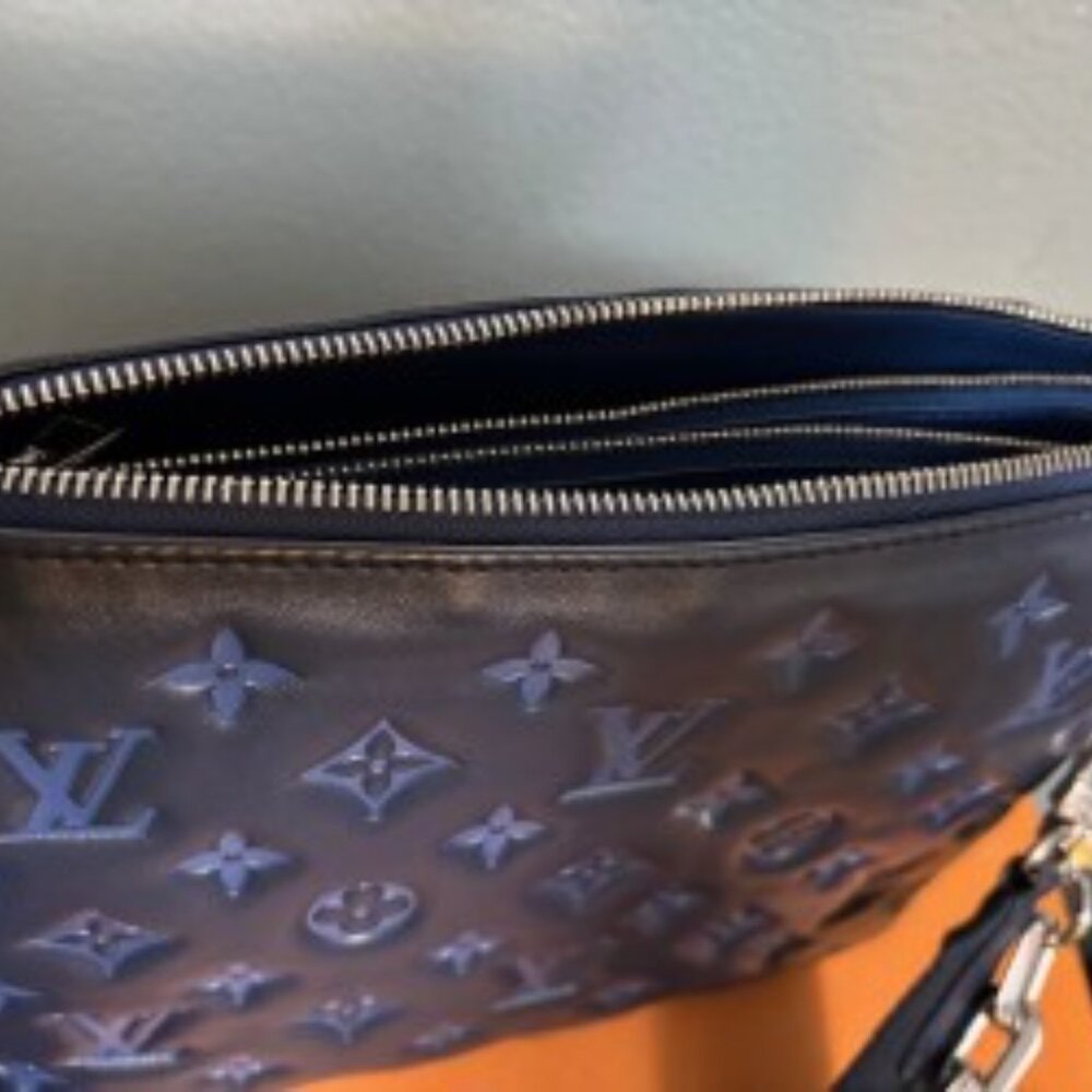 Louis Vuitton handbag, Coussin PM, #M23056, navy, 10.2 x 7.9 X 4.7 inches - Picture 4 of 5